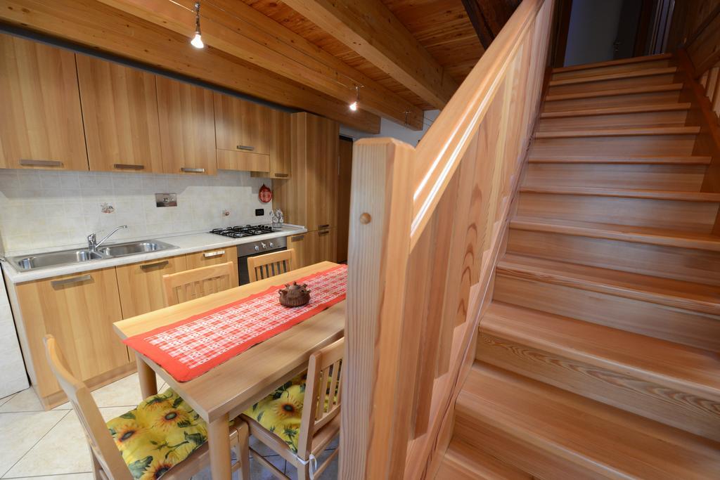 Vieilles Maisons D'Introd Exterior photo